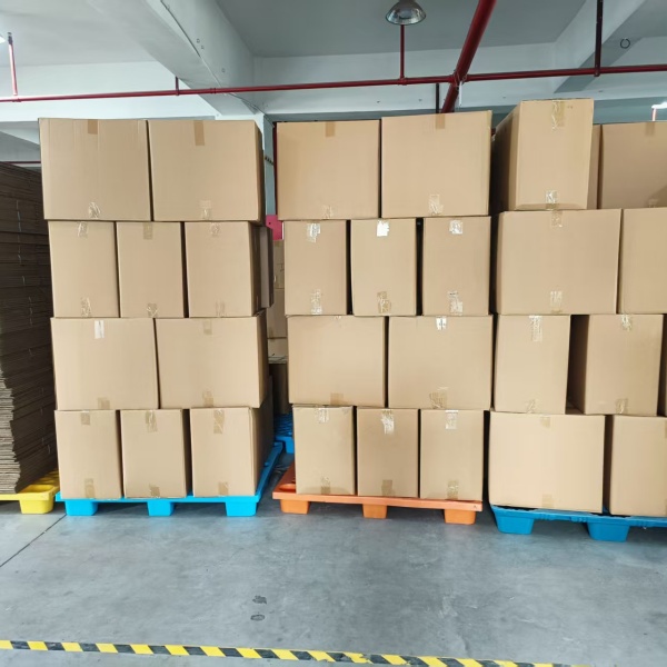 Ismét itt a szállítási szezon! A Yiwu Kebon Healthcare elfoglalt a globális elsősegélynyújtási rendelések teljesítésével