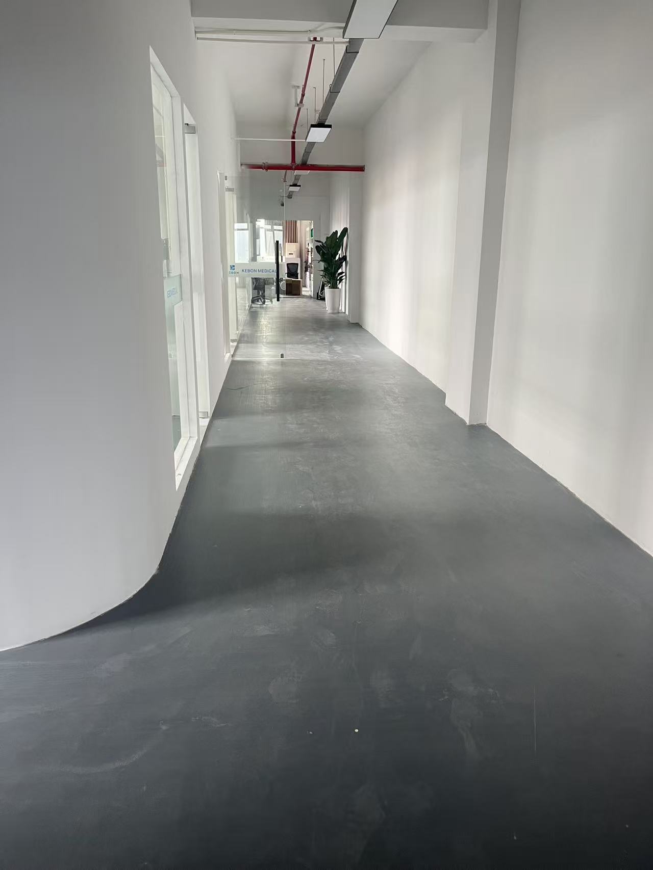 A raktár 5000 m²-re történő bővítése javítja a Yiwu Kebon elsősegélykészlet-ellátását